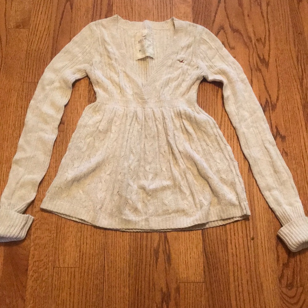Hollister V-neck sweater size medium